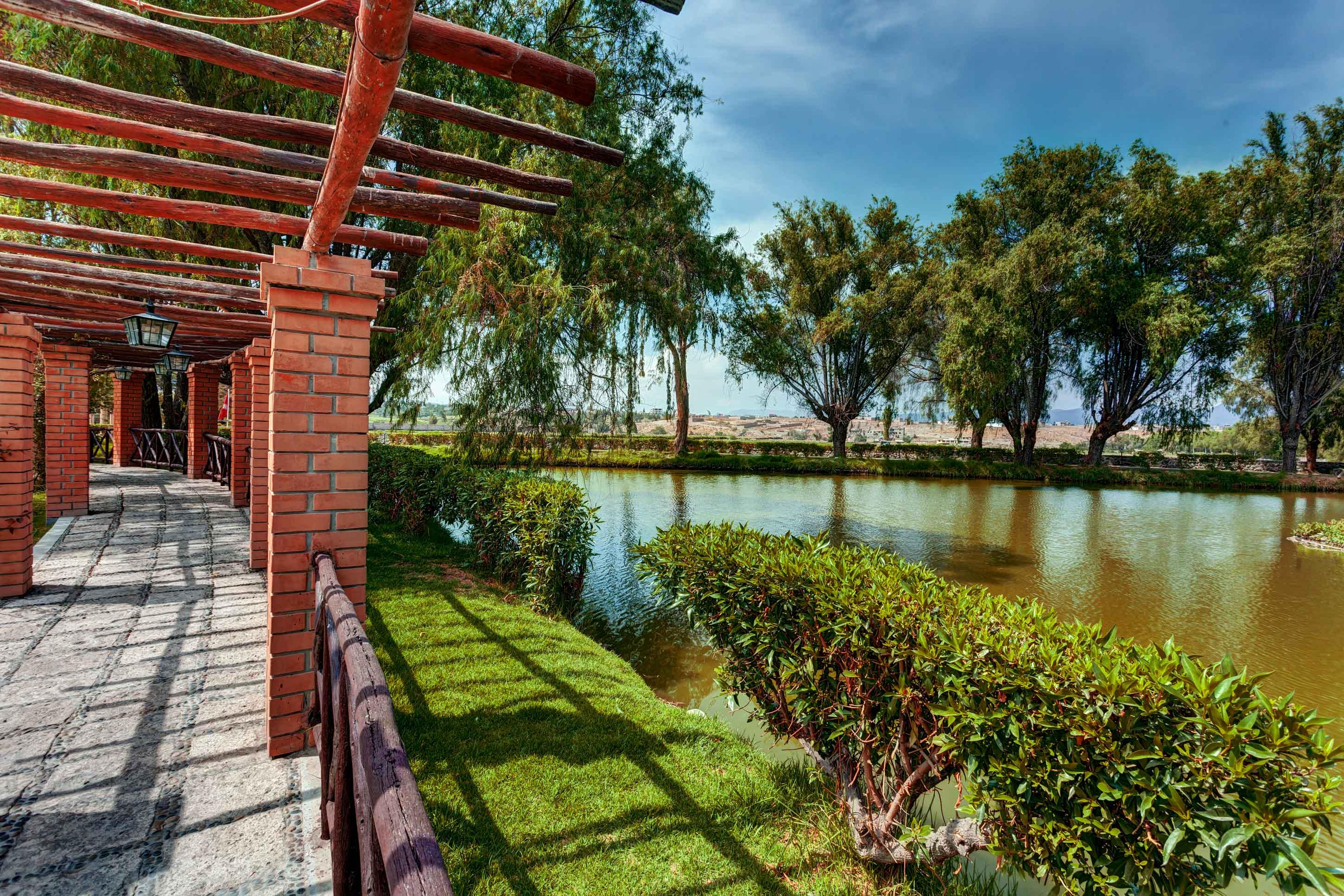 Bth Hotel Arequipa Lake Exterior photo