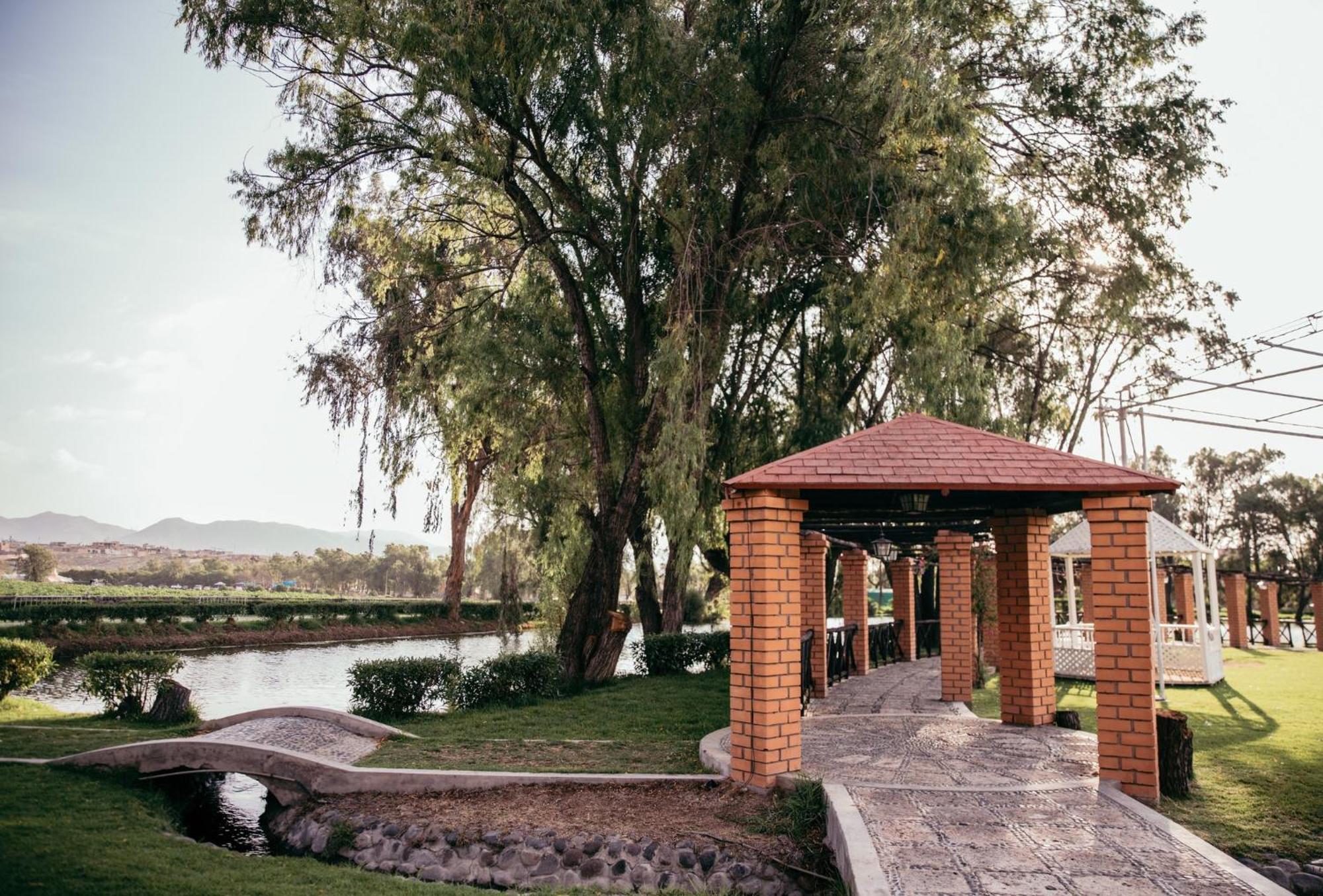 Bth Hotel Arequipa Lake Exterior photo